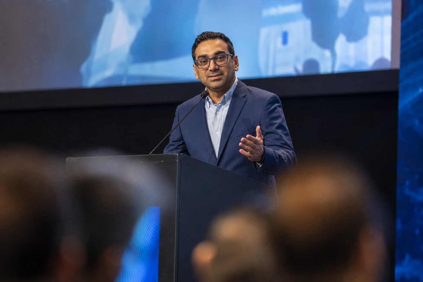 Dr Azhar Abdullah speaking at a medical conference